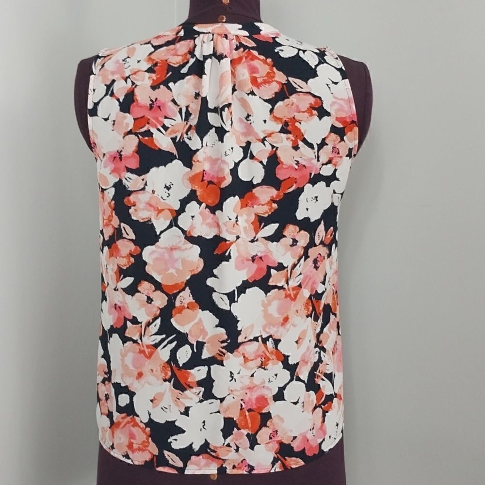 Nwot Nine West Floral Top - Picture 2 of 6